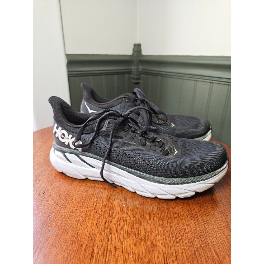 Hoka One mens Clifton 7 Black White Road Running Shoes Mens Sneaker size 8.5
